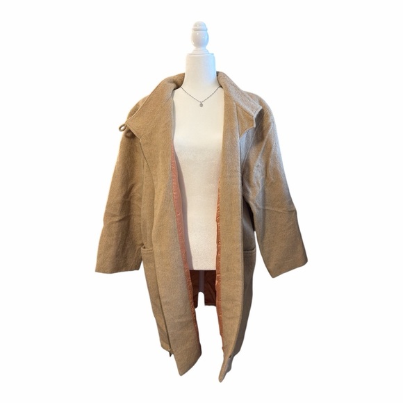 CHAUS Wool/Alpaca Blend Oversized Tan Asymmetrical Zip Coat Size 8 Minimalist - Picture 4 of 8